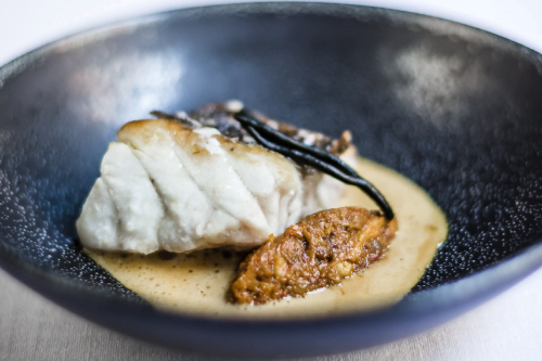 restaurante guía Michelin en Valencia - plato negro