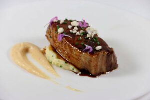 restaurante guía michelín en Valencia - atun cocinado