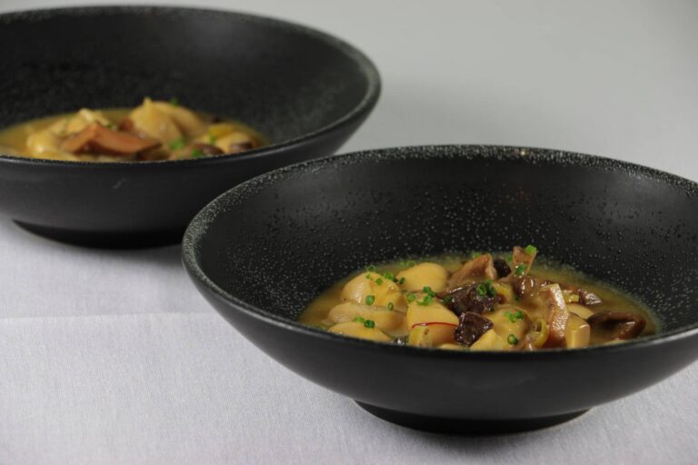 restaurante con menú de temporada en Valencia - Alubias de Viver con rebollon