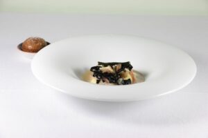 restaurante para aniversario en Valencia - Trompetilla negra con orjea y gamba