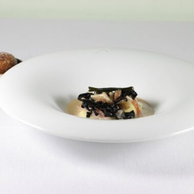 restaurante para aniversario en Valencia - Trompetilla negra con orjea y gamba