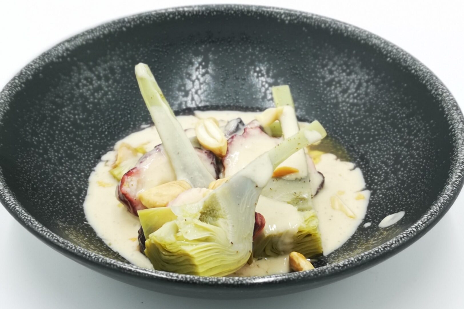 reservar restaurante en Valencia – alcachofa con salsa de almendras reservar restaurante en Valencia - alcachofa con salsa de almendras