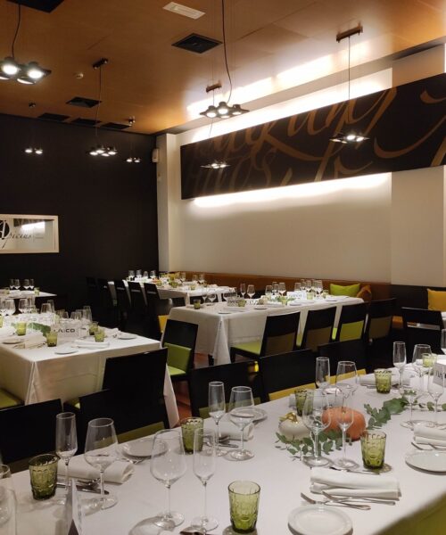 restaurante para cenas de empresa en Valencia - mesas puestas